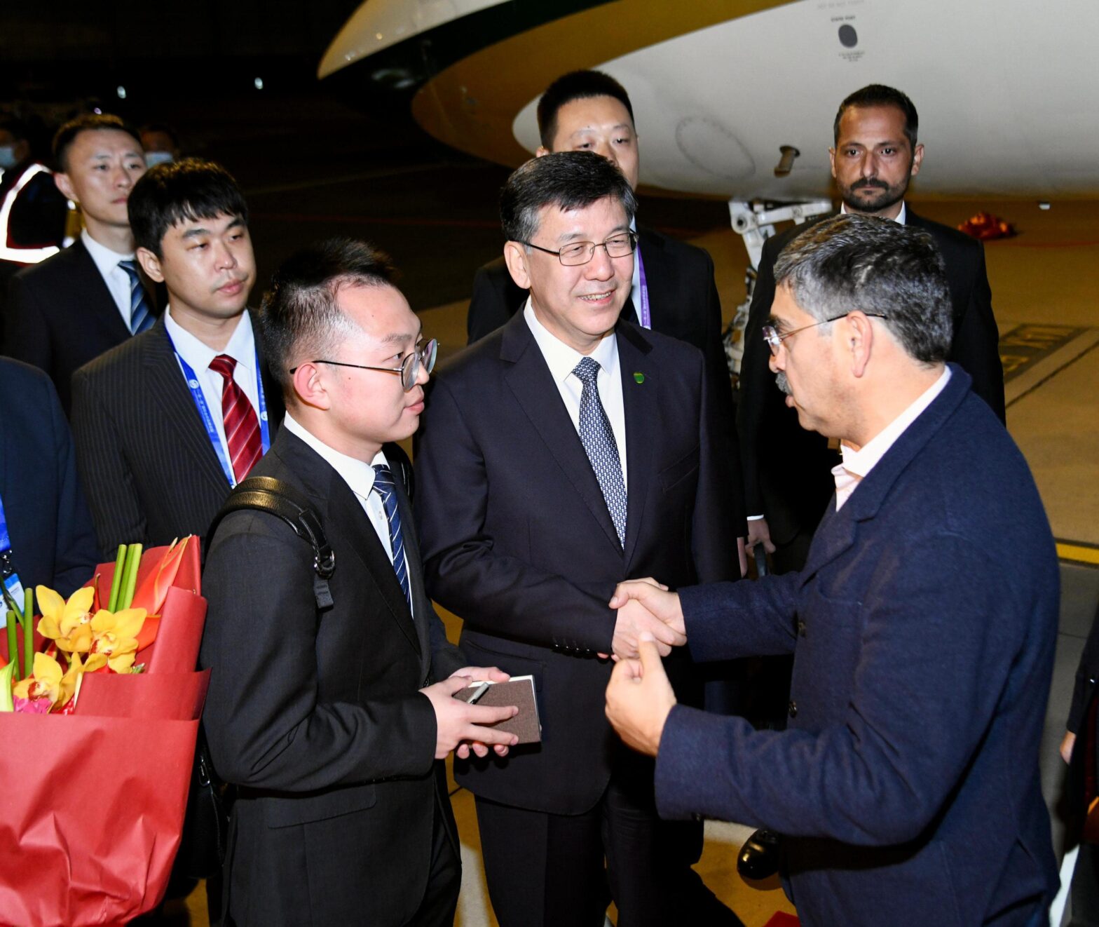 Caretaker PM arrives in Beijing to red carpet welcome