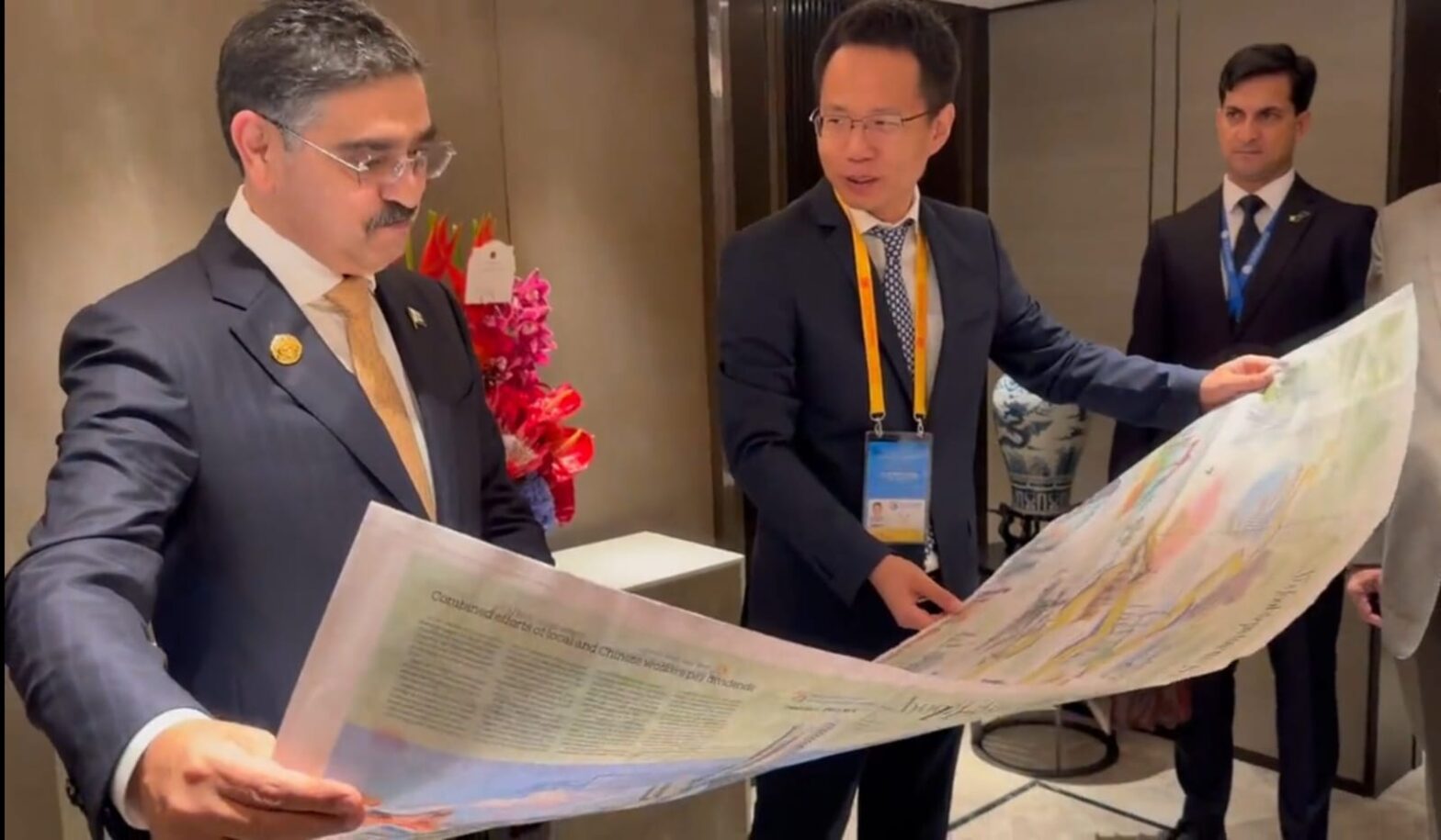China's leading daily presents to PM its newspaper copy