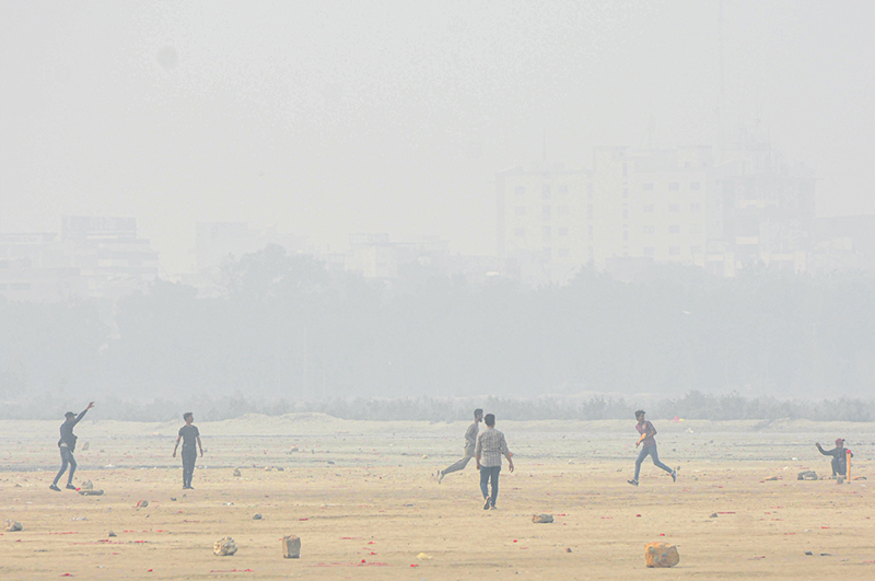 A view of foggy weather during morning time in the city.