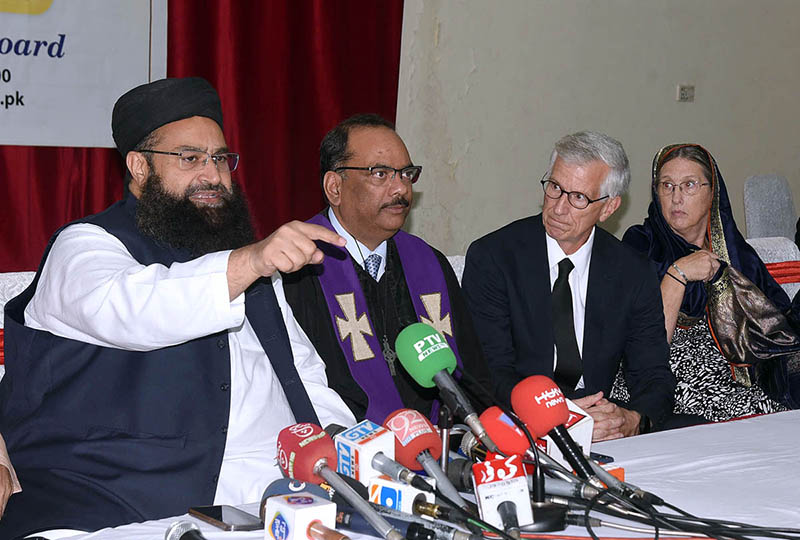 Maluana Tahir Mehmood Ashrafi Head of Pakistan Ullema Council talking to media at Nolakha Presbyterian Church