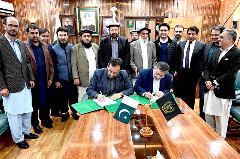 Chief Minister Gilgit-Baltistan Haji Gulbar Khan witnessing the MOU of Thak Hydel Power between the Wapda and Power Department GB