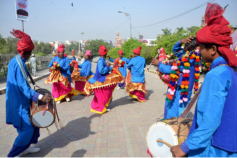 Artists are performing Saraiki dance (JHUMAR) Known for its rich heritage, Saraiki music is an integral part of Pakistani culture, originating from the Saraiki-speaking regions of Punjab, including Multan, Bahawalpur, and Dera Ghazi Khan. The music embodies a blend of traditional and contemporary elements, reflecting the essence of the region’s cultural diversity and history. (Match the picture with the feature by Jehangir Khan Tareen Slugged “Sweetness of Saraiki music” already been released