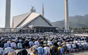 Imam-e-Kabah Professor Dr. Sheikh Saleh bin Abdullah bin Humaid leads Jumma prayer at Faisal Masjid during his four-day visit