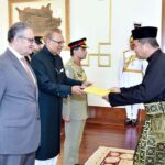 The High Commissioner-designate of Brunei Darussalam, Colonel (r) Pengiran Haji Kamal Bashah bin Pengiran Haji Ahmad, presenting his diplomatic credentials to President Dr Arif Alvi, at Aiwan-e-Sadr