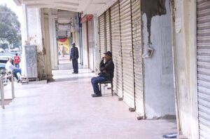 Shops are closed after the notification of smart lockdown by the local authority due of Smog in the city