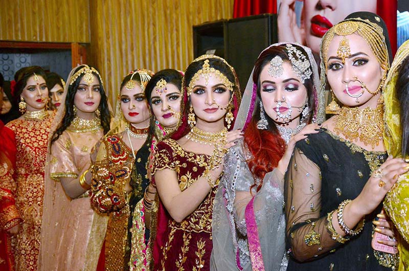 Models walking on ramp during Bridal Show at Mehran Art Council