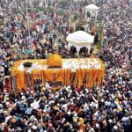 A large number of Sikh yatrees performing their religious rituals on the occasion of 554th birth anniversary of Guru Nanak Dev in Nankana Sahib, Guru Nanak was the founder of the religion of Sikhism and the first of ten Sikh Gurus. His birth is celebrated worldwide as Guru Nanak Gurpurab on Kartik Pooranmashi, the full-moon day in the month of Katak, October–November