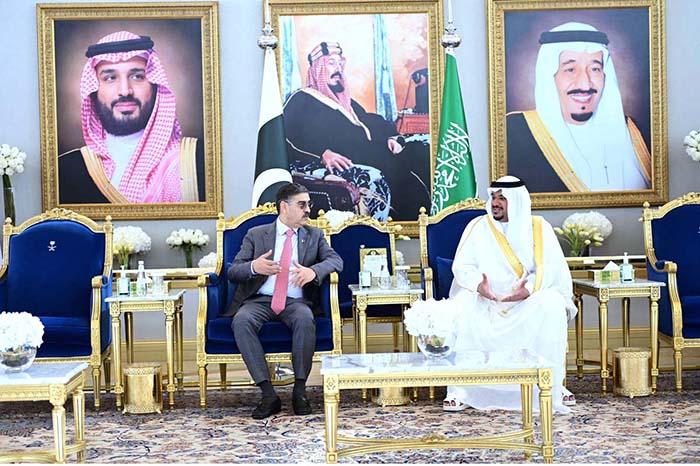 APP29-101123PM-Riyadh Deputy Governor Riyadh, Prince Mohammed bin Abdulrahman bin Abdulaziz receiving Caretaker Prime Minister Anwaar-ul-Haq Kakar upon his arrival