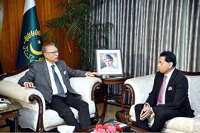The outgoing Country Director of World Health Organization, Dr. Palitha Mahipala called on President Dr. Arif Alvi at Aiwan-e-Sadr