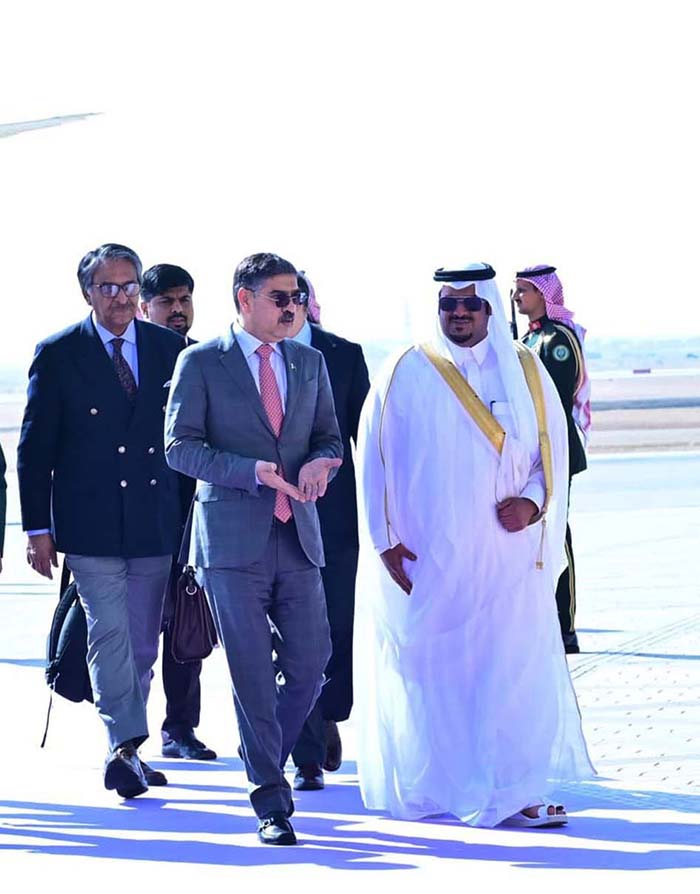 APP31-101123PM-Riyadh Deputy Governor Riyadh, Prince Mohammed bin Abdulrahman bin Abdulaziz receiving Caretaker Prime Minister Anwaar-ul-Haq Kakar upon his arrival.