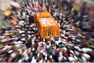 A large number of Sikh yatrees performing their religious rituals on the occasion of 554th birth anniversary of Guru Nanak Dev in Nankana Sahib, Guru Nanak was the founder of the religion of Sikhism and the first of ten Sikh Gurus. His birth is celebrated worldwide as Guru Nanak Gurpurab on Kartik Pooranmashi, the full-moon day in the month of Katak, October–November