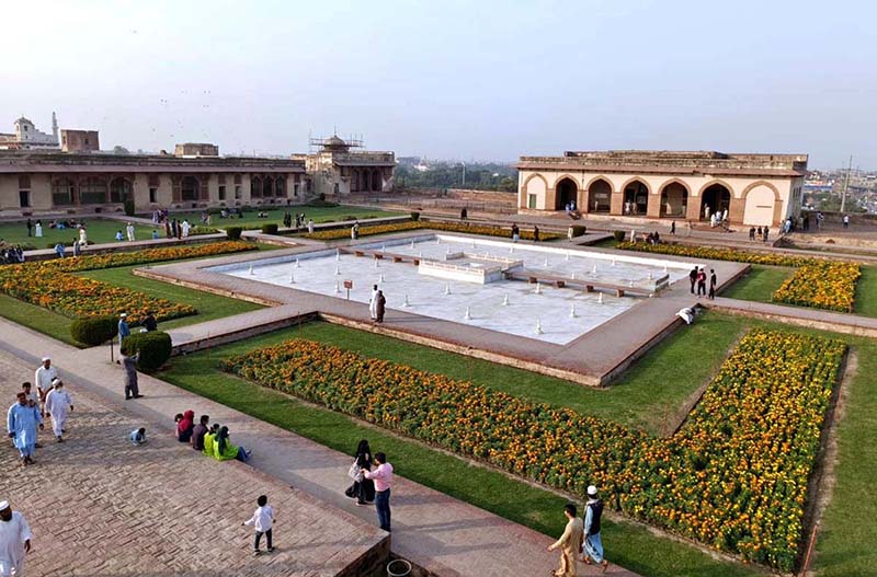 Shahi Qila beautifully decorated with flowers by WCLA