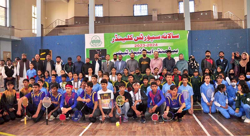 A group photo of Commissioner Sargodha Muhammad Ajmal Bhatti, Divisional Sports Officer Nesar-ul-Haq with players during the under 16 Inter District Badminton and Table Tennis Girls and Boys competition organized by Sports Department at Gymnasium