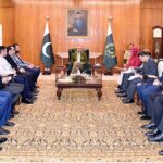 A delegation of honorary consuls of different friendly countries based in Peshawar call on President Dr Arif Alvi, at Aiwan-e-Sadr