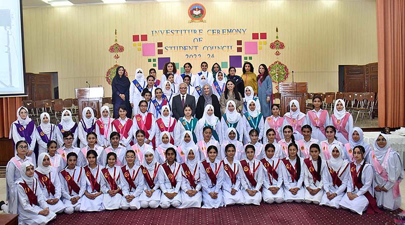 Chief Guest Vice Chancellor, University of Swabi Prof. Dr. Nasir Jamal Khattak administering oath to newly elected office bearers during investiture ceremony of Student Council 2023-24 of Islamabad Model College for Girls F-7/2