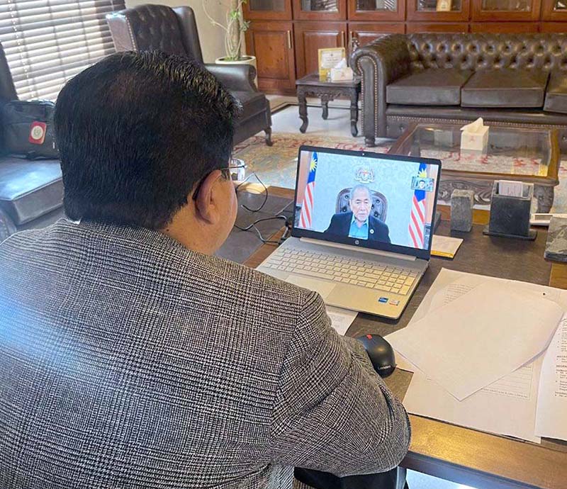 Chairman Senate, Muhammad Sadiq Sanjrani, exchanging views with Malaysian Senate President H.E. Tan Sri Dato Sri Dr. Haji Wan Junaidi Bin Tuanku Jaafar through video link