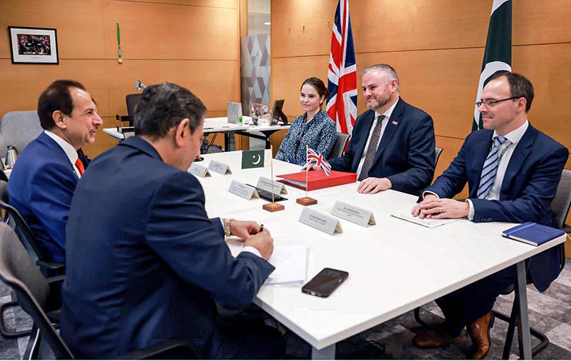 Caretaker Federal Minister for National Health Services, Regulations and Coordination, Dr. Nadeem Jan met with the British Minister of State for Health, Andrew Stephenson