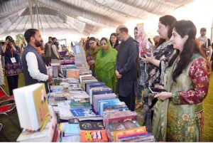 Female students purchasing traditional food item "Gol Gappey' from the stall during second day of First Dosti Women Literature Festival, 1st Edition at SBBWU