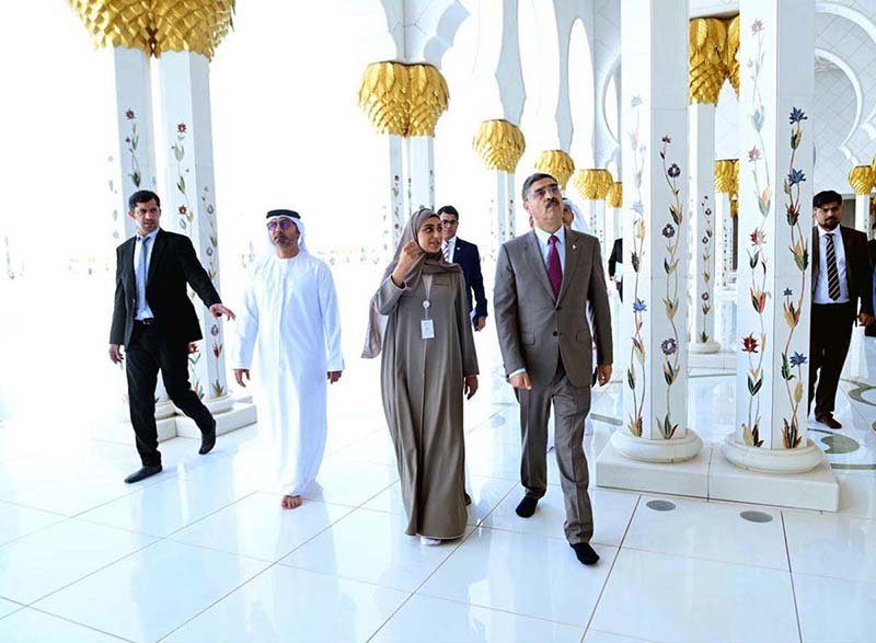The Caretaker Prime Minister Anwaar-ul-Haq Kakar visits the Sheikh Zayd Grand Mosque