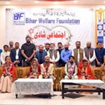 MQM Pakistan Deputy Convenor Farooq Sattar in a group Photo with Bihar Welfare Foundation President Syed Shoaib Tariq Siddiqui along with newlywed couples during Bihar Welfare Foundation Joint marriage ceremony