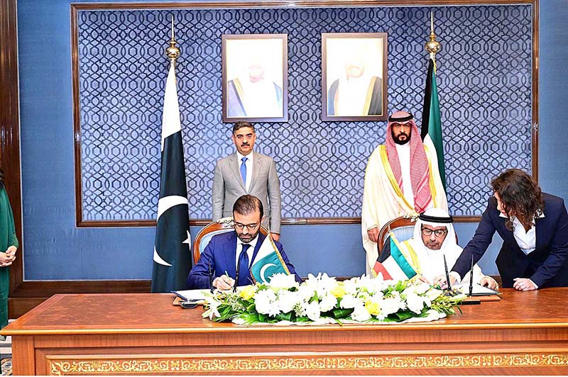 Caretaker Prime Minister Anwaar-ul-Haq Kakar and First Deputy Prime Minister and Minister for Interior of Kuwait Sheikh Talal Al-Khaled Al-Ahmad Al-Sabah witnessing the signing of MoUs regarding cooperation in various fields between the two countries