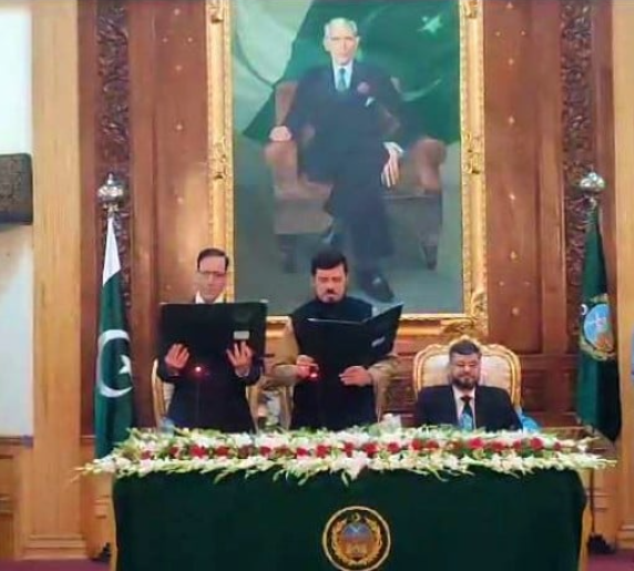 Justice (R) Arshad Hussain Shah takes oath as caretaker CM KP