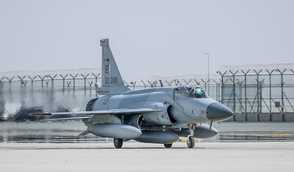 PAF's JF-17 Thunder Block 3 fighter jet, Super Mushshak aircraft participate in Dubai Airshow 2023