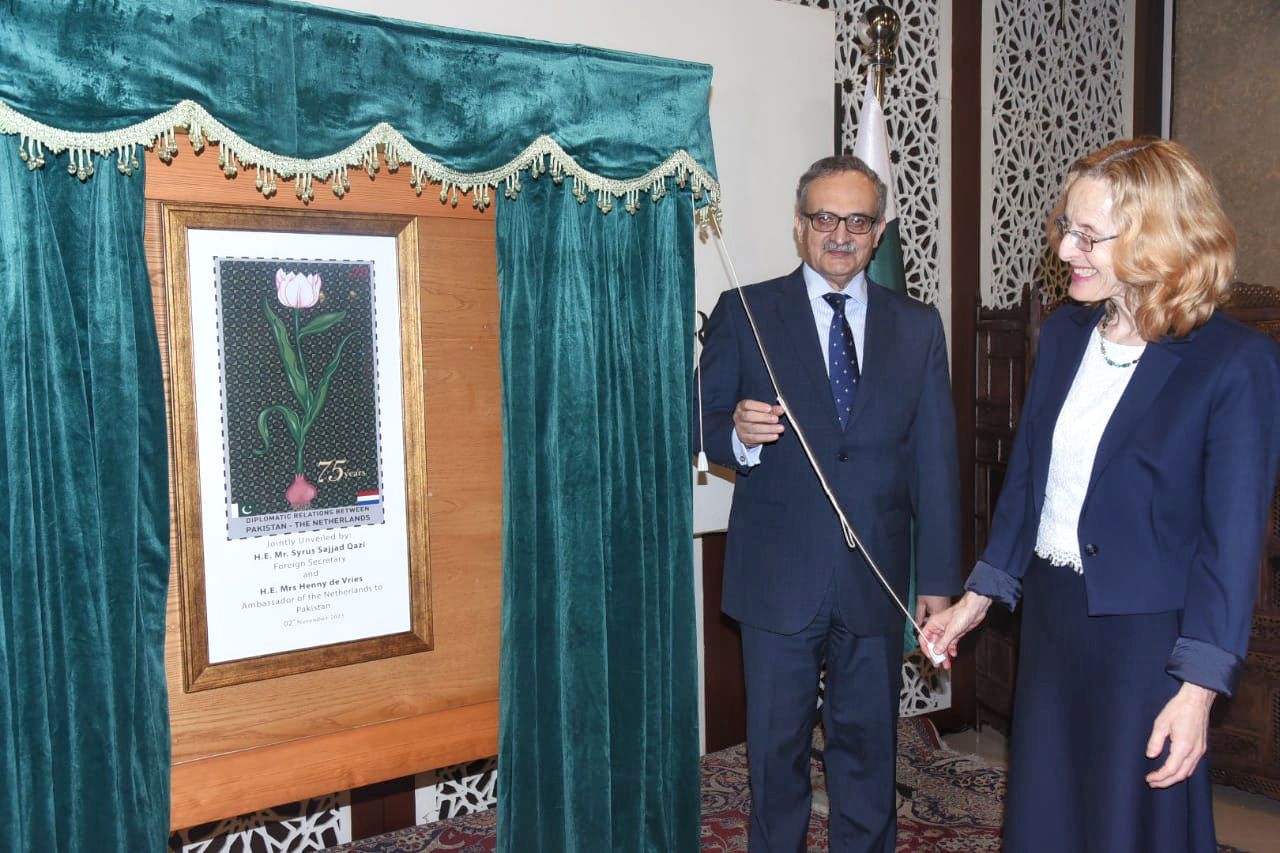 Pakistan, the Netherlands launch commemorative stamp on 75th diplomatic anniversary