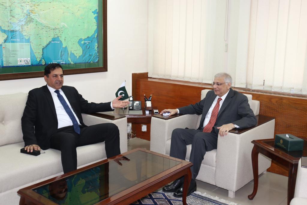 Planning minister highlights importance of education-sector reforms