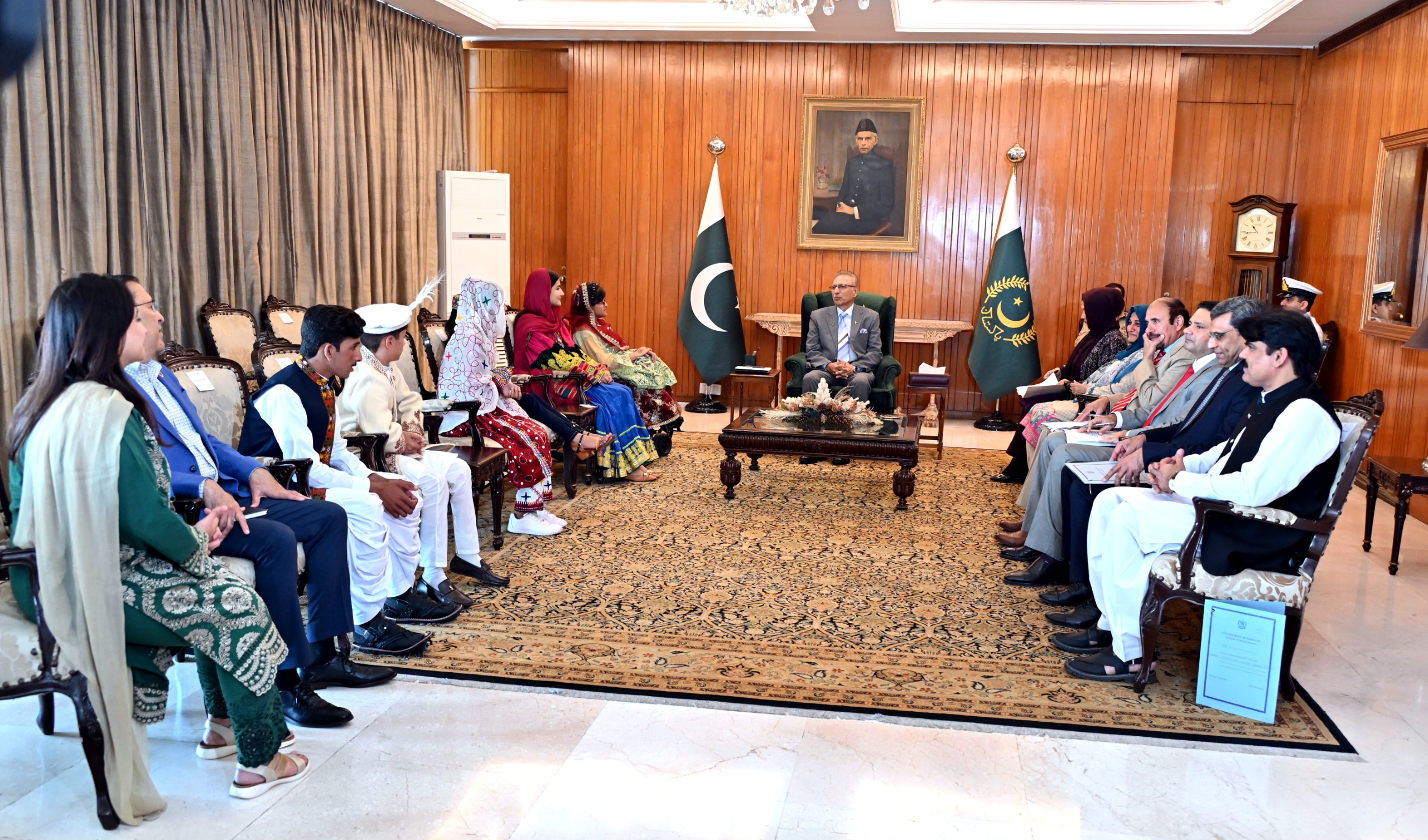 Children’s delegation calls on President, discusses issues & rights of children