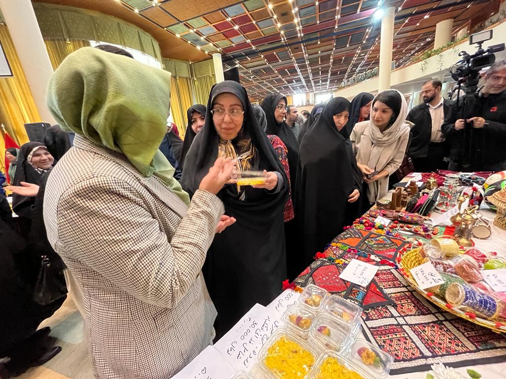 Pakistan embassy joins Tehran charity bazaar for Palestinian aid