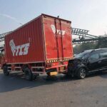 A view of accident after a vehicle hit to another at Islamabad Expressway.