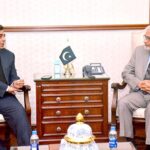 Caretaker Federal Minister for Commerce and Industries & Production Dr. Gohar Ejaz calls on with Caretaker Chief Minister Sindh Justice (Rtd) Maqbool Baqar at CM House.