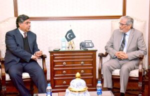 Caretaker Federal Minister for Commerce and Industries & Production Dr. Gohar Ejaz calls on with Caretaker Chief Minister Sindh Justice (Rtd) Maqbool Baqar at CM House.