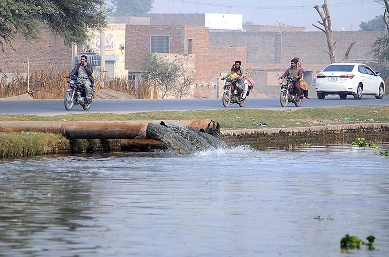 A view of sewerage water draining in the Nou Bahar Canal creates environmental problems and needs the attention of the concerned authorities