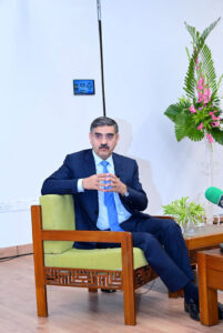 Caretaker Prime Minister Anwaar-ul-Haq Kakar interacting with students and faculty of Aga Khan University.