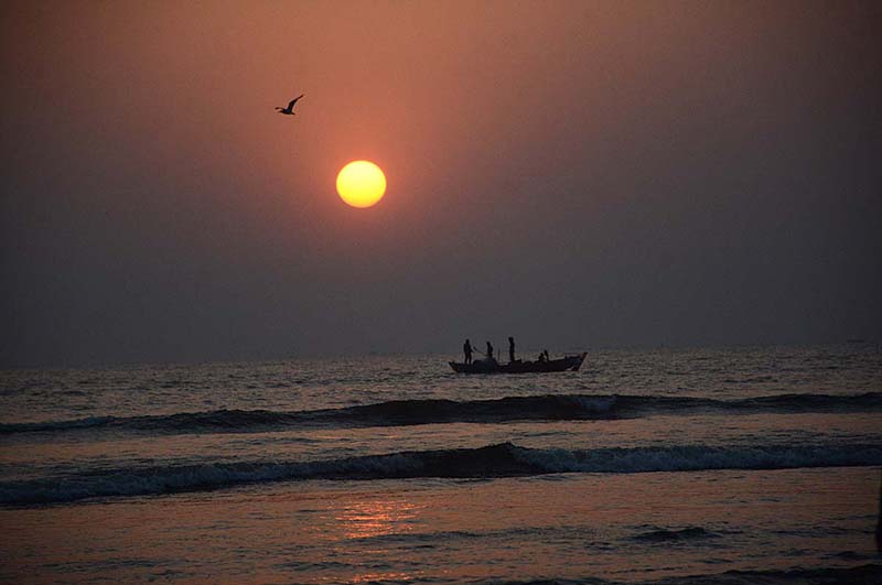 A beautiful view of the last sunset of the year 2023 at Sea view