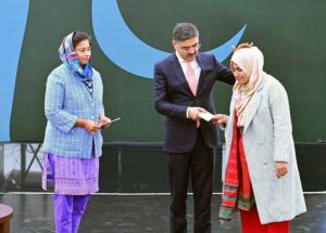 Caretaker Prime Minister Anwaar-ul-Haq Kakar distributes cheques among the high achievers of NUST hailing from Balochistan