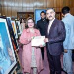 Caretaker Prime Minister Anwaar-ul-Haq Kakar awards certificates of appreciation to young artists for their artistic depictions of peace for the Palestine cause