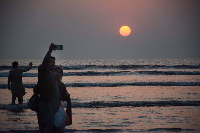A beautiful view of the last sunset of the year 2023 at Sea view