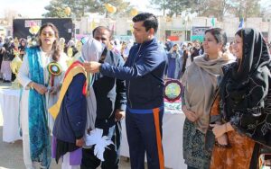 Pakistan Cricket Team’s renowned player Kamran Akmal distributes middles to position holders in Annual Sports Week of Government Girls Postgraduate College Quetta Cantt