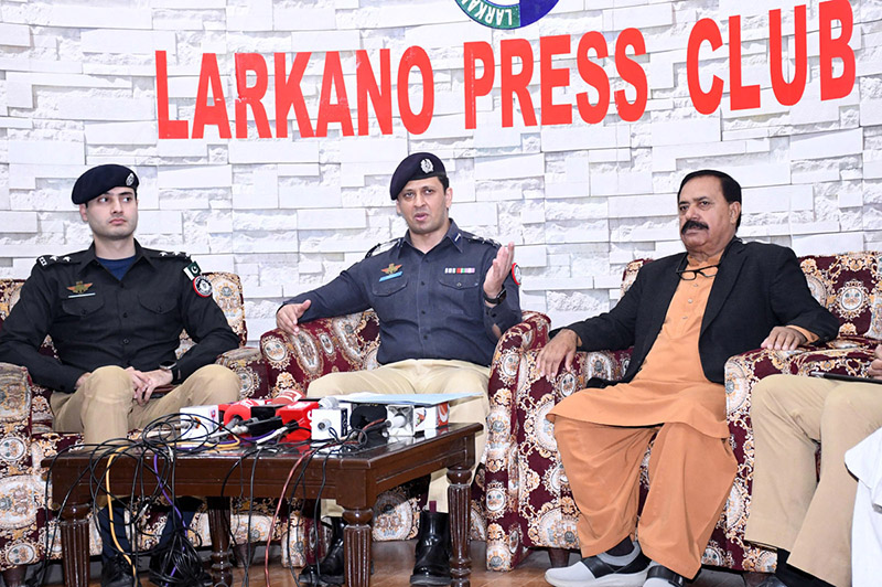 SSP Syed Abdul Rahim Shirazi addressing press conference at Press Club