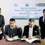 Director Research PCCI Dr. Tassawar Hussain Malik and Senior Regional Director Asia CAB International (CABI), Dr. Babar Ehsan Bajwa sign MoU to boost organic cotton and IPM at PCCI Headquarters