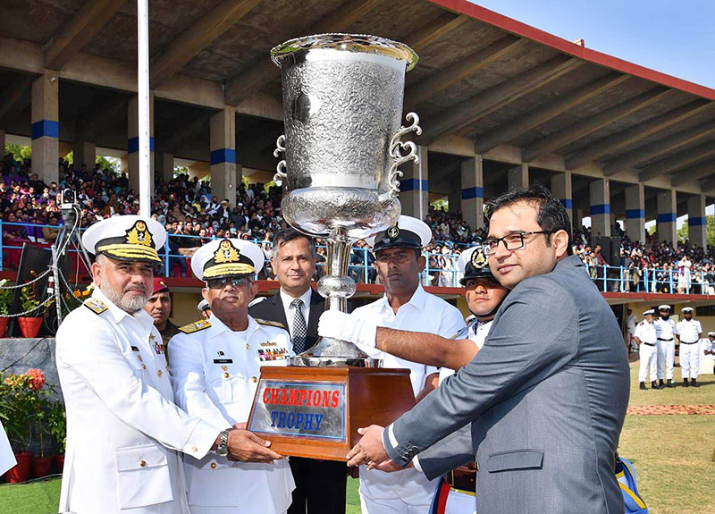 Chief of the Navel Staff Admiral Navid Ashraf reviewing the cadet guards during 61st Parents Day of Cadet College Petaro.