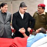 Caretaker Prime Minister Anwaar-ul-Haq Kakar enquiring about the health of those injured in the Dera Ismail Khan blast during his visit of CMH D.I.Khan.