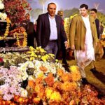 Caretaker Provincial Minister Barrister Syed Azfar Ali Nasir along with Director General Muhammad Tahir Wattoo visiting the Daisy Exhibition at Jilani Park