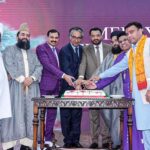 Foreign Minister Mr.Jalil Abbas Jilani, Minister for Human Rights Mr. Khalil George along with Christian, Hindu, Sikh communities and Muslim scholars cutting cake on the eve of Christmas Celebrations at PM Office