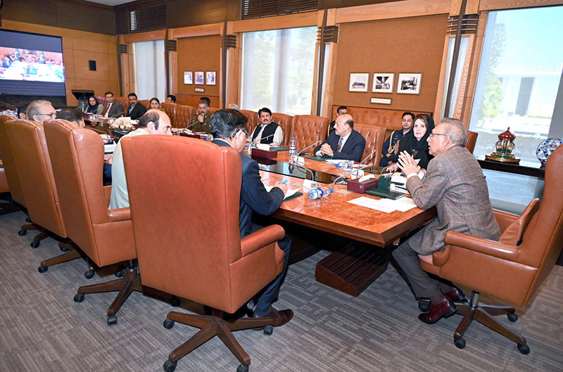 President Dr. Arif Alvi chairing a meeting regarding the implementation of Zainab Alert, Response and Recovery Act 2020, at Aiwan-e-Sadr