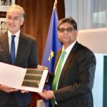 The Dutch Secretary General for Foreign Affairs and Ambassador Suljuk Mustansar Tarar unveiling the stamp issued by Pakistan Post to mark 75 years of bilateral relations.