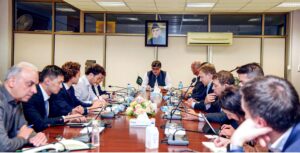 Federal Minister for Privatisation, Fawad Hasan Fawad in a meeting with a group of representatives from International Investment Management Organizations. 
